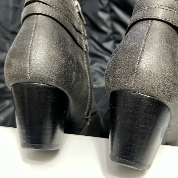 Baretraps | Women’s Rhapsody Ankle Boots | Size 7.5M - Picture 13 of 16